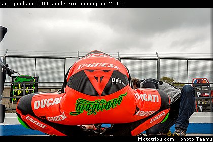 sbk_giugliano_004_angleterre_donington_2015.jpg