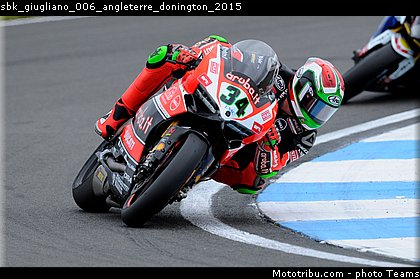 sbk_giugliano_006_angleterre_donington_2015.jpg