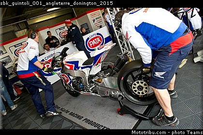 sbk_guintoli_001_angleterre_donington_2015.jpg