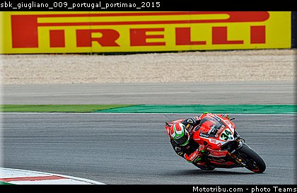 sbk_giugliano_009_portugal_portimao_2015.jpg