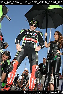 sbk_pit_babe_004_wsbk_2015_saint_marin_misano.jpg