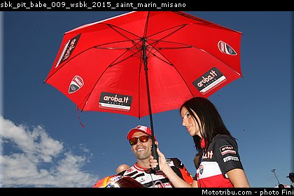 sbk_pit_babe_009_wsbk_2015_saint_marin_misano.jpg