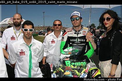 sbk_pit_babe_015_wsbk_2015_saint_marin_misano.jpg