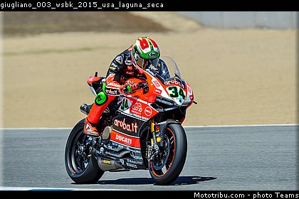 giugliano_003_wsbk_2015_usa_laguna_seca.jpg