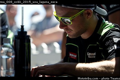 rea_008_wsbk_2015_usa_laguna_seca.jpg