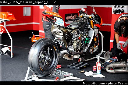 wsbk_2015_malaisie_sepang_0092.jpg