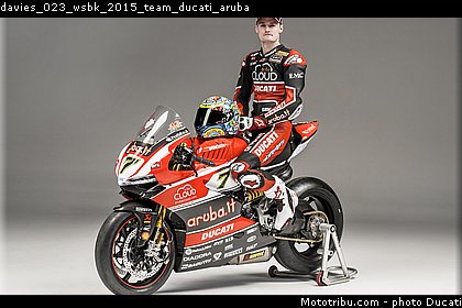 davies_023_wsbk_2015_team_ducati_aruba.jpg