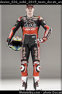davies_026_wsbk_2015_team_ducati_aruba.jpg