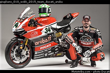 giugliano_010_wsbk_2015_team_ducati_aruba.jpg
