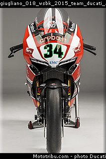 giugliano_018_wsbk_2015_team_ducati_aruba.jpg