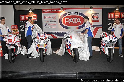 ambiance_02_wsbk_2015_team_honda_pata.jpg