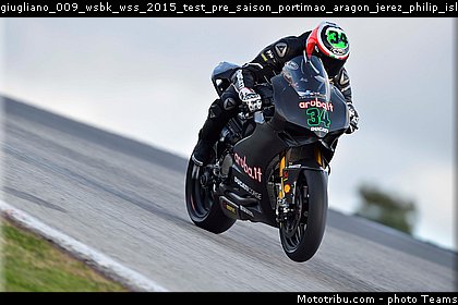 giugliano_009_wsbk_wss_2015_test_pre_saison_portimao_aragon_jerez_philip_island.jpg