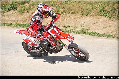prestige_1_42_supermotard_2013_alpe_huez.jpg