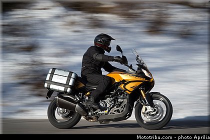 aprilia_2015_caponord_1200_rallye_001.jpg