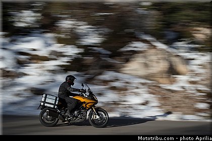 aprilia_2015_caponord_1200_rallye_002.jpg