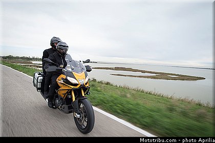aprilia_2015_caponord_1200_rallye_007.jpg
