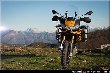 aprilia_2015_caponord_1200_rallye_015.jpg