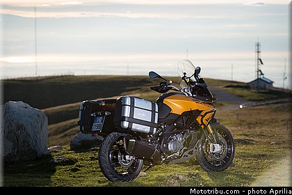 aprilia_2015_caponord_1200_rallye_016.jpg
