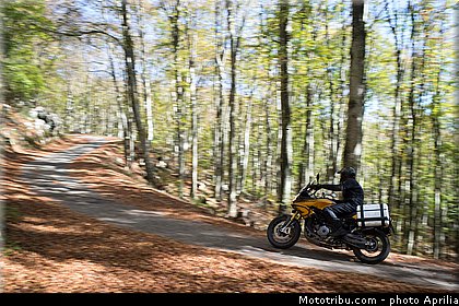 aprilia_2015_caponord_1200_rallye_030.jpg