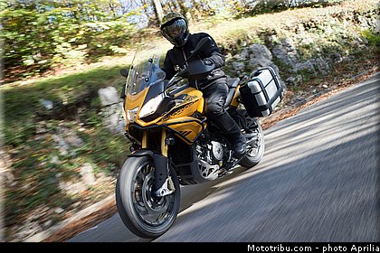 aprilia_2015_caponord_1200_rallye_031.jpg