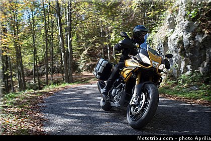 aprilia_2015_caponord_1200_rallye_032.jpg
