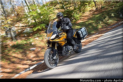 aprilia_2015_caponord_1200_rallye_033.jpg