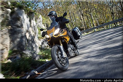 aprilia_2015_caponord_1200_rallye_034.jpg
