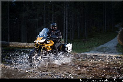aprilia_2015_caponord_1200_rallye_046.jpg