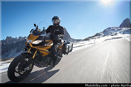 aprilia_2015_caponord_1200_rallye_054.jpg