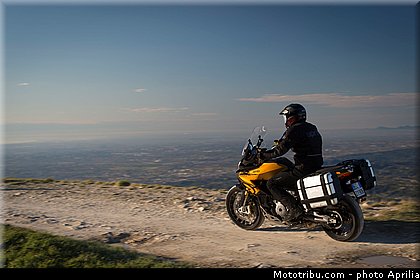 aprilia_2015_caponord_1200_rallye_056.jpg