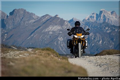 aprilia_2015_caponord_1200_rallye_059.jpg