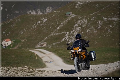 aprilia_2015_caponord_1200_rallye_062.jpg