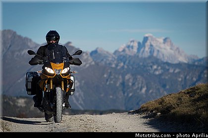 aprilia_2015_caponord_1200_rallye_063.jpg