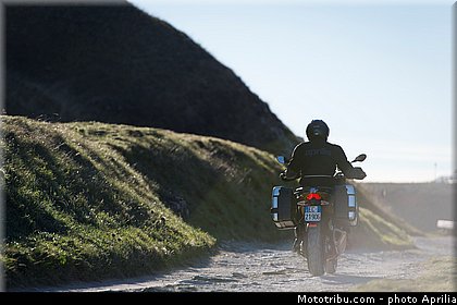 aprilia_2015_caponord_1200_rallye_064.jpg