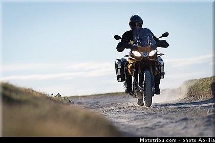 aprilia_2015_caponord_1200_rallye_065.jpg