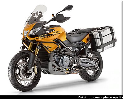 aprilia_2015_caponord_1200_rallye_074.jpg