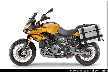 aprilia_2015_caponord_1200_rallye_076.jpg
