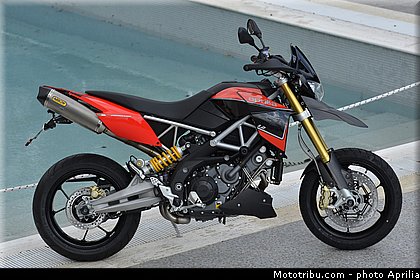 aprilia_2015_1200_dorsoduro_0059.jpg