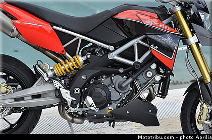 aprilia_2015_1200_dorsoduro_0066.jpg
