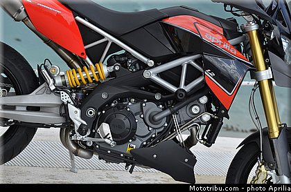aprilia_2015_1200_dorsoduro_0068.jpg