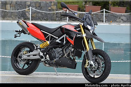 aprilia_2015_1200_dorsoduro_0069.jpg