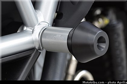 aprilia_2015_1200_dorsoduro_0076.jpg