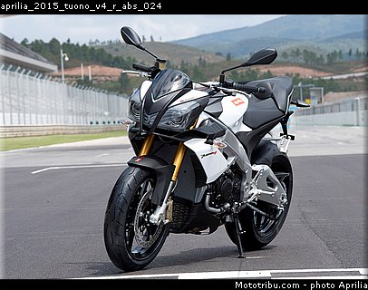 aprilia_2015_tuono_v4_r_abs_024.jpg