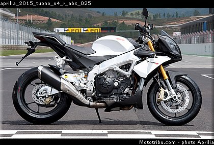 aprilia_2015_tuono_v4_r_abs_025.jpg