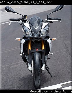 aprilia_2015_tuono_v4_r_abs_027.jpg