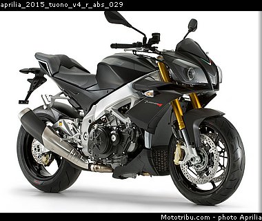 aprilia_2015_tuono_v4_r_abs_029.jpg