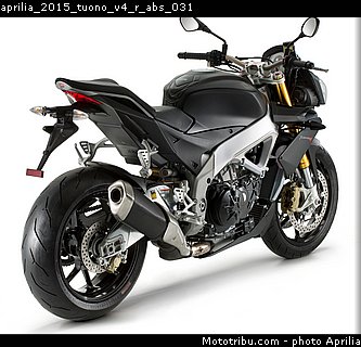 aprilia_2015_tuono_v4_r_abs_031.jpg