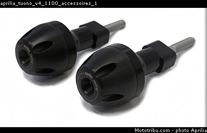 aprilia_tuono_v4_1100_accessoires_1.jpg