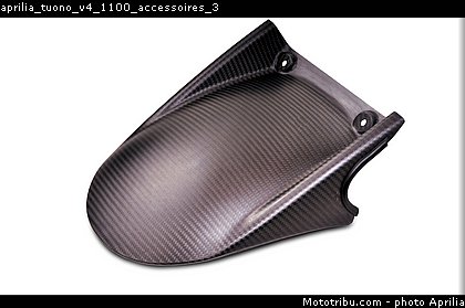 aprilia_tuono_v4_1100_accessoires_3.jpg
