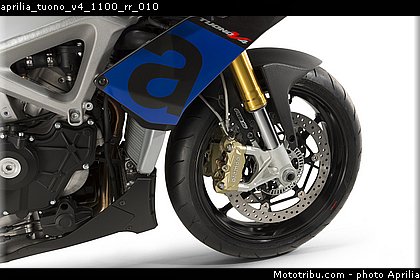 aprilia_tuono_v4_1100_rr_010.jpg